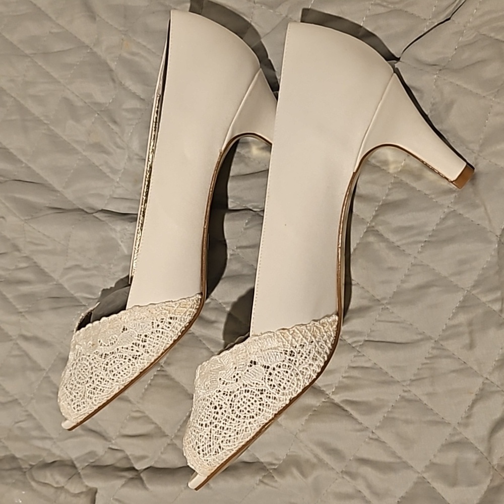 Andriana papell Ivory satin 10 w